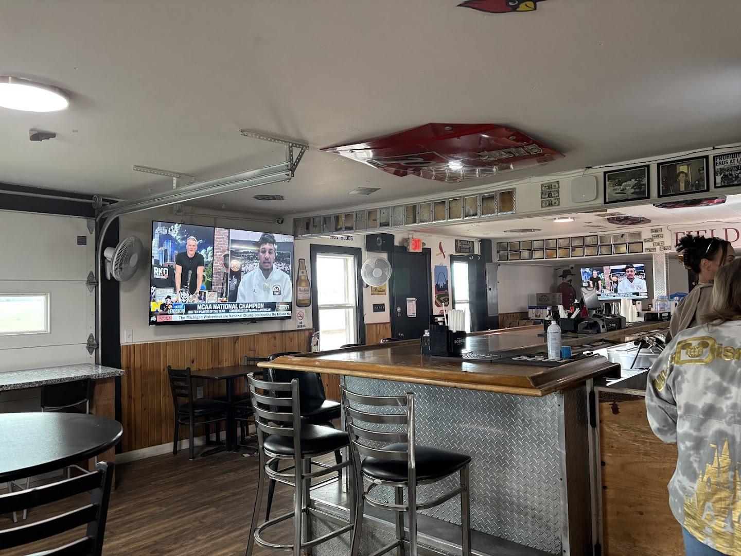 T & D Tavern
